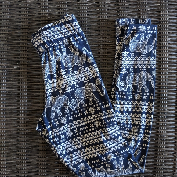 🔥 Boho Elephant Leggings - Picture 3 of 5
